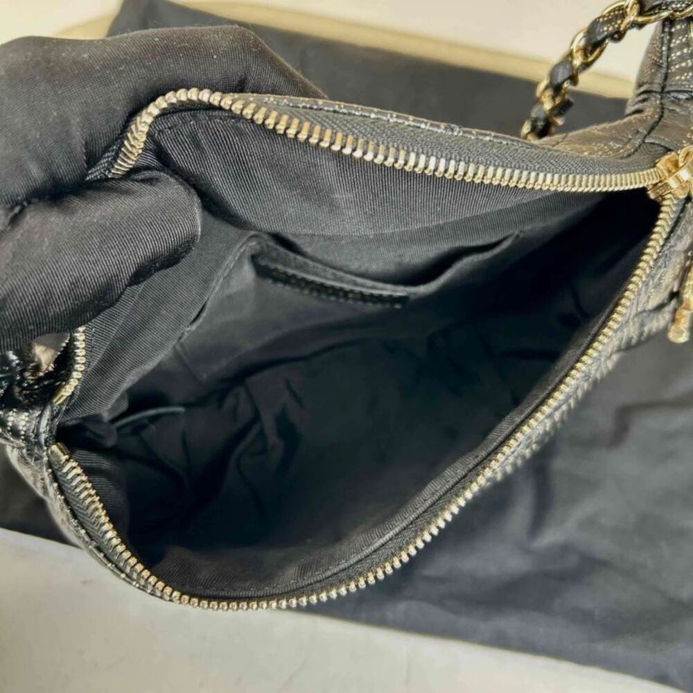Chanel Women Pre-Loved Bag Very Good Condition - Picture 3 of 4